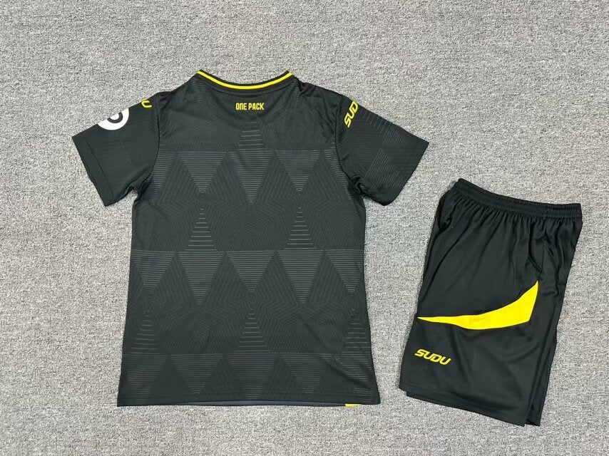 Kit Criança Wolverhampton Secundária - 24/25