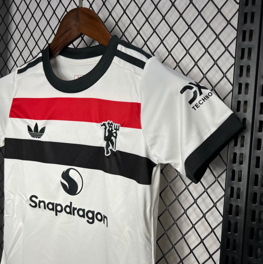 Kit Criança Manchester United Terceira - 24/25