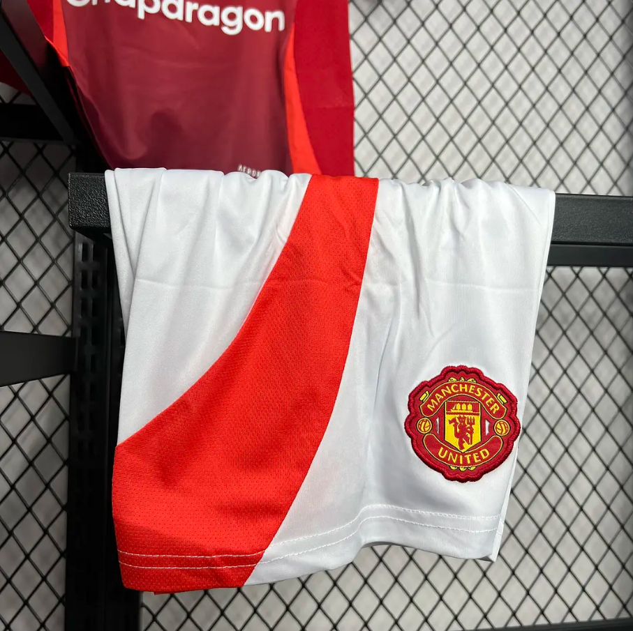 Kit Criança Manchester United Principal - 24/25