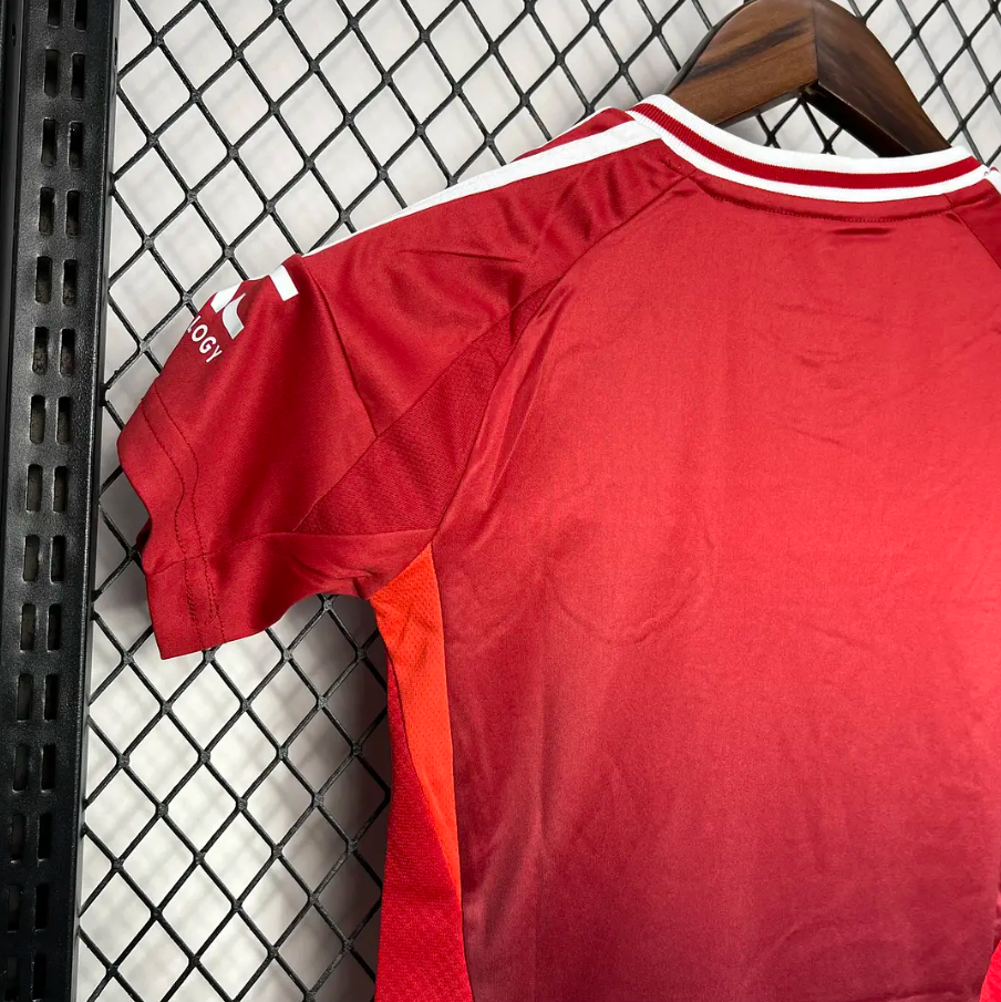 Kit Criança Manchester United Principal - 24/25