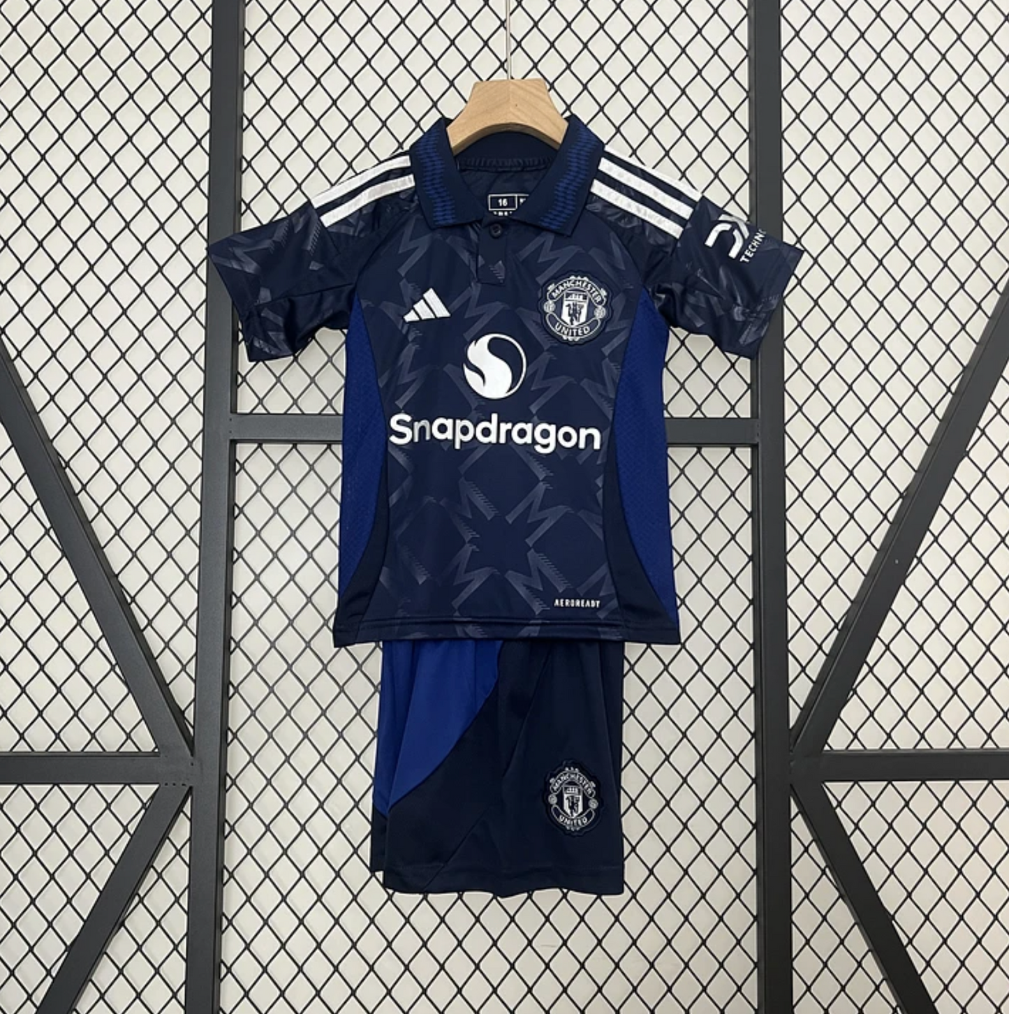 Kit Criança Manchester United Secundária - 24/25