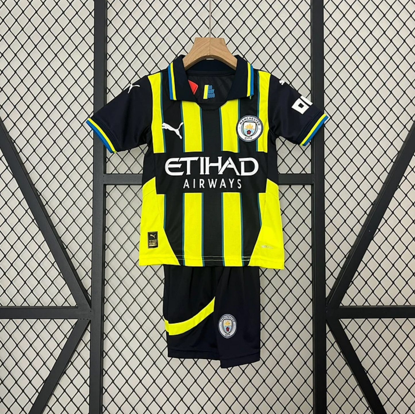 Kit Criança Manchester City Secundária - 24/25