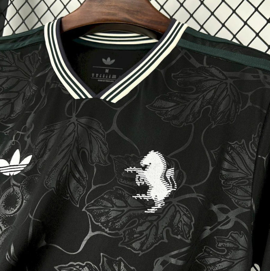 Camisola Juventus Terceira - 25/26