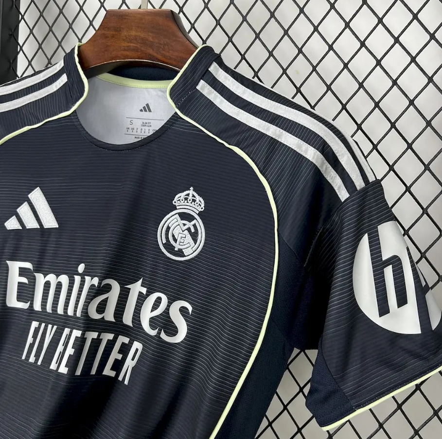 Camisola Real Madrid Secundária - 25/26