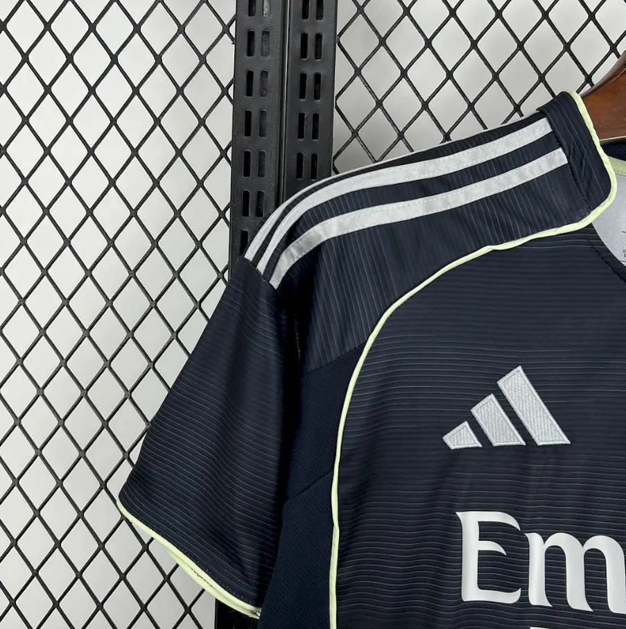 Camisola Real Madrid Secundária - 25/26