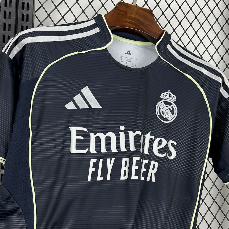 Camisola Real Madrid Secundária - 25/26