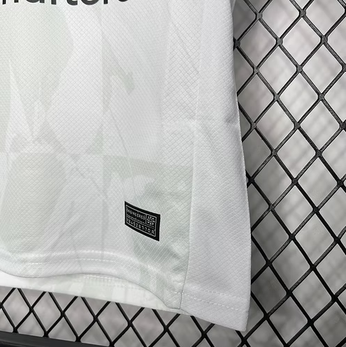 Kit Criança Liverpool Terceira - 24/25