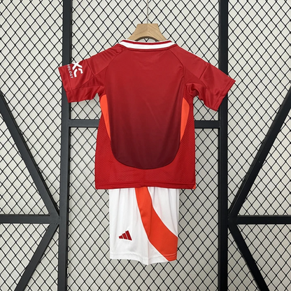 Kit Criança Manchester United Principal - 24/25